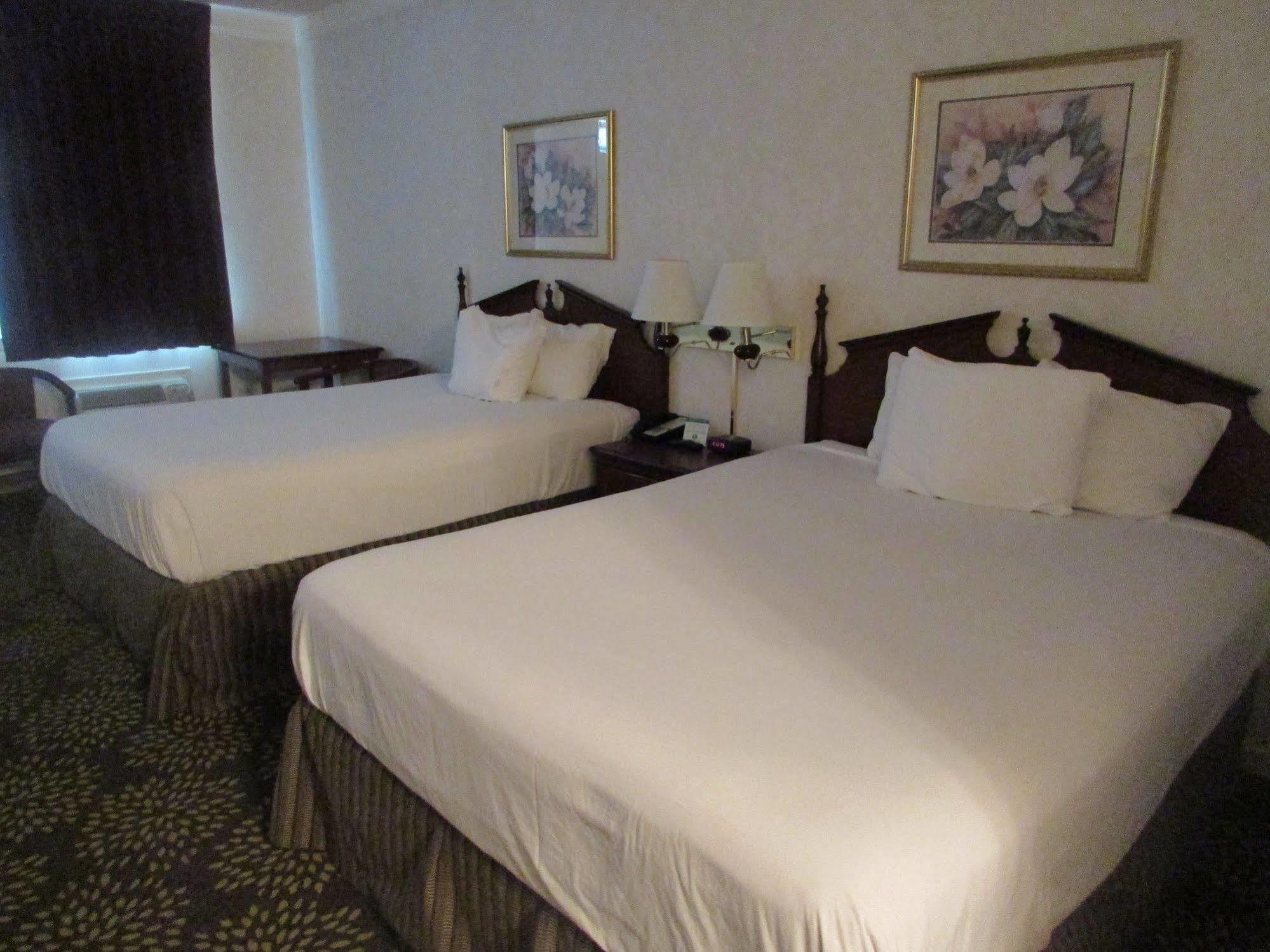 Plantation Oaks Hotel Millington Eksteriør billede