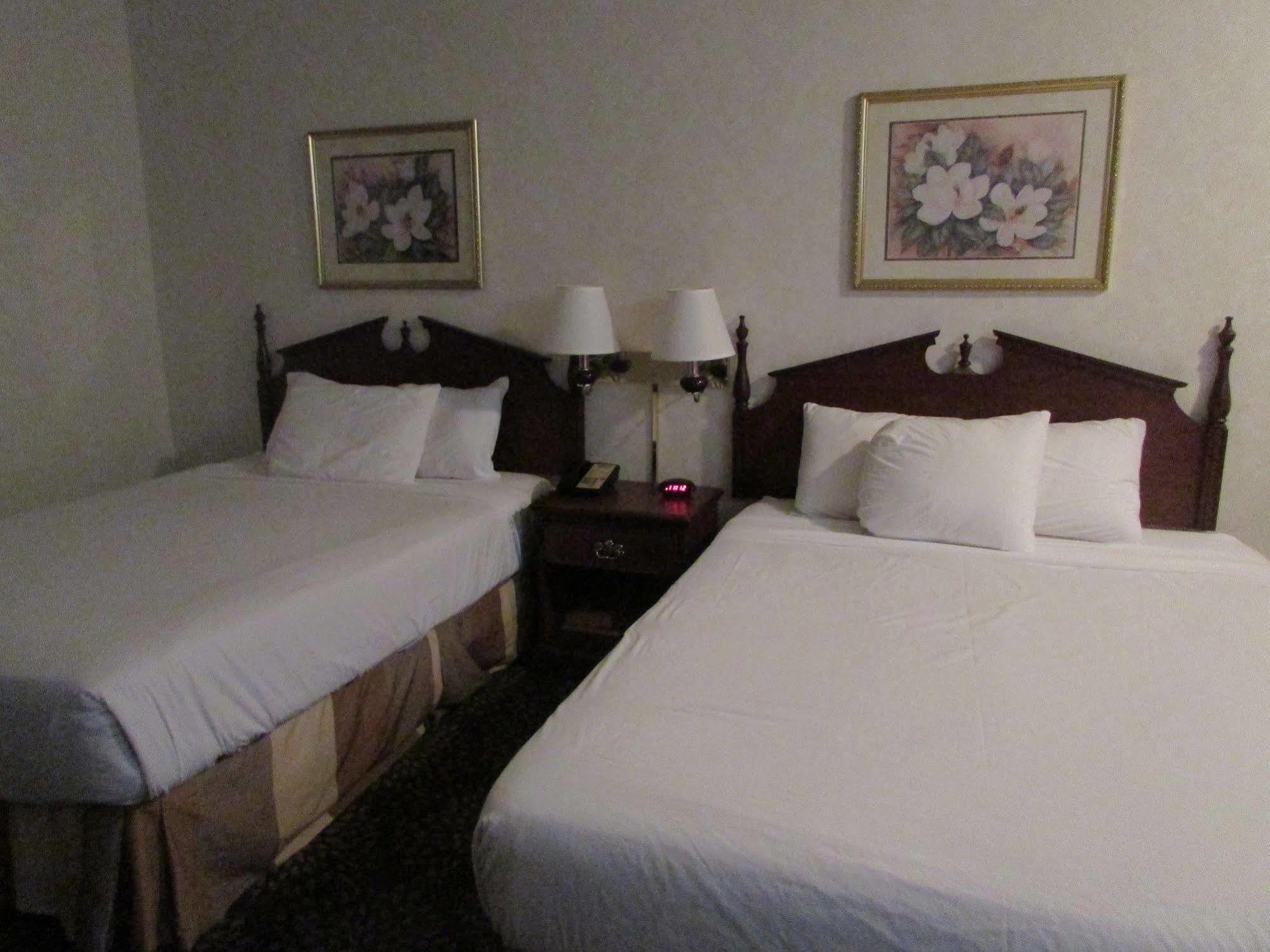 Plantation Oaks Hotel Millington Eksteriør billede