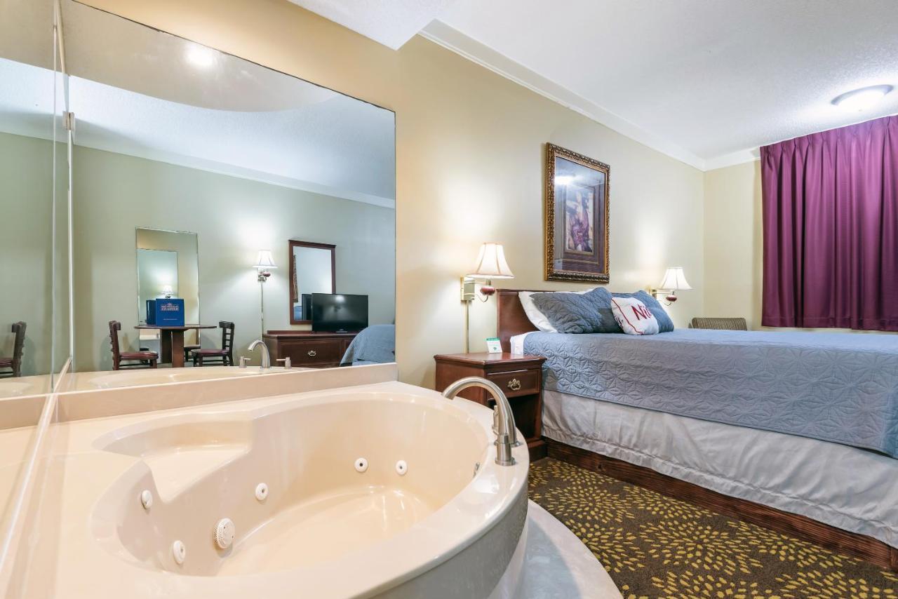 Plantation Oaks Hotel Millington Eksteriør billede